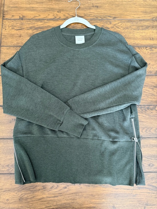 Varley Tops - Varley Olive Green Side Zip tunic